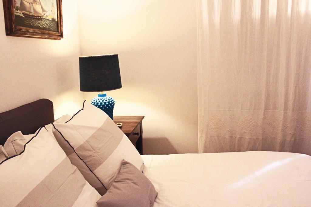 B&B Casa Chinaski มอนเดลโล ภายนอก รูปภาพ