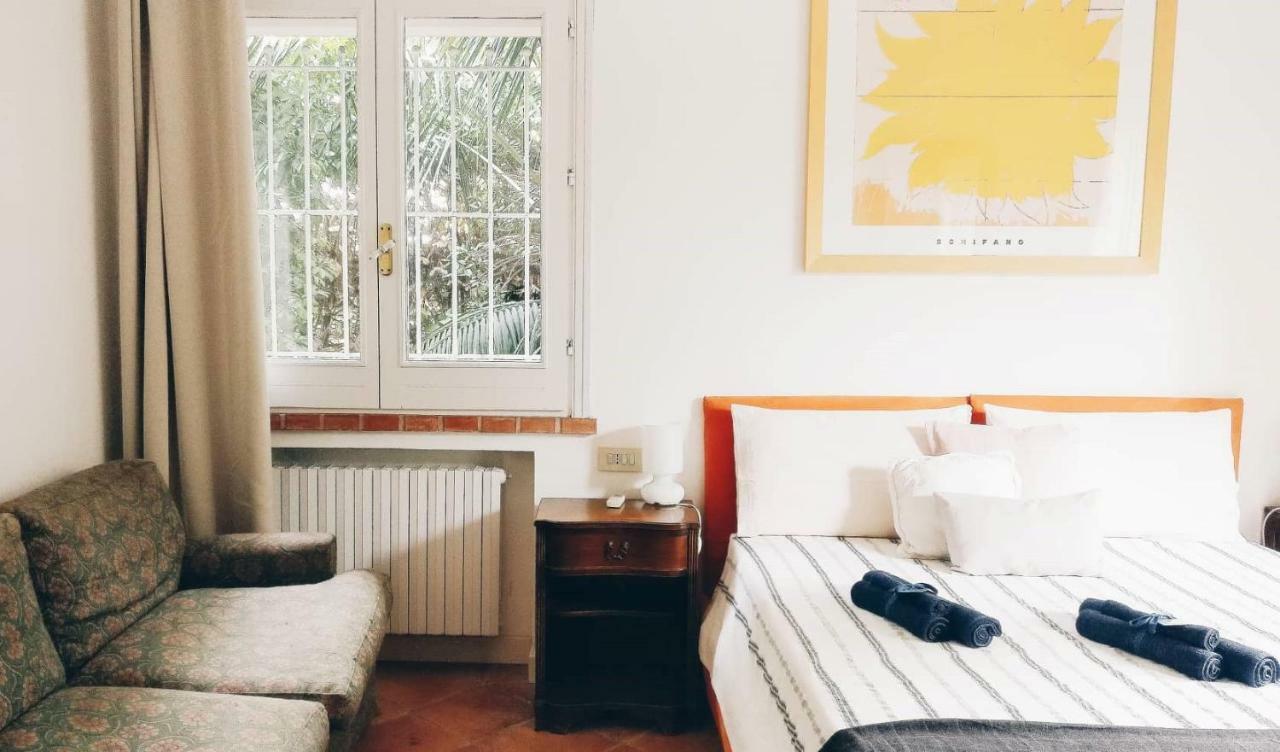 B&B Casa Chinaski มอนเดลโล ภายนอก รูปภาพ
